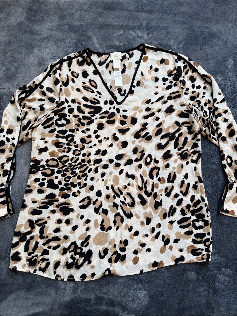 Chico's Animal Leopard Print V-Neck Long Sleeve Blouse Size 1P Medium Petite
